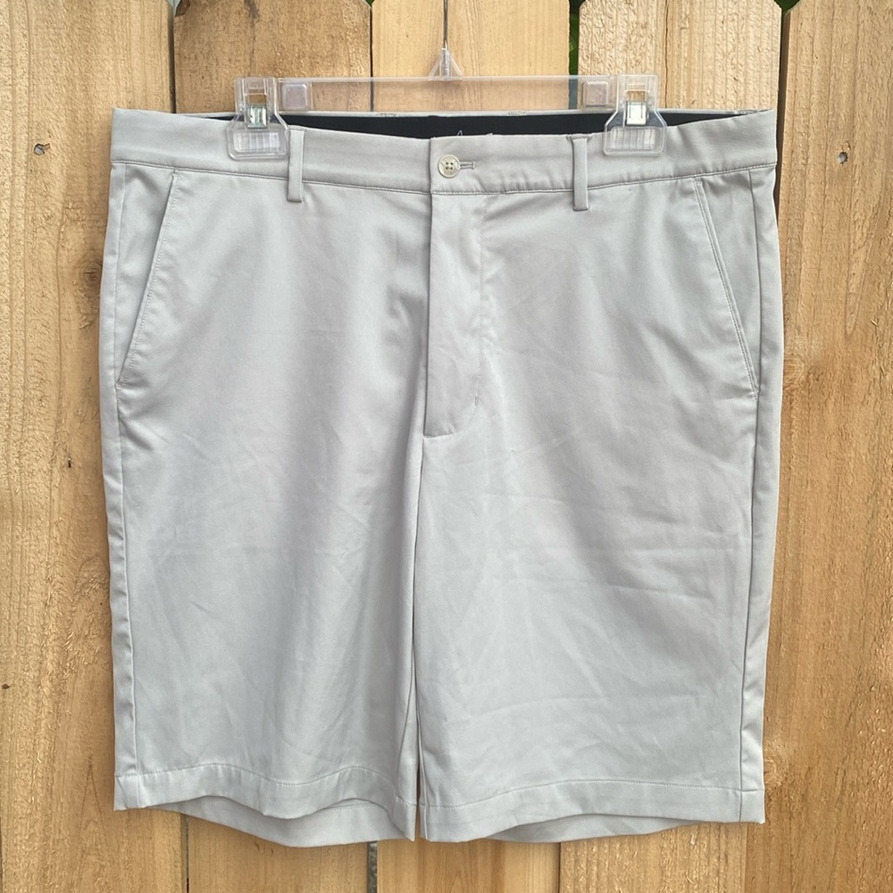 Men's GREG NORMAN Everbest Golf Shorts W34 shorts 10" performance khaki wicking